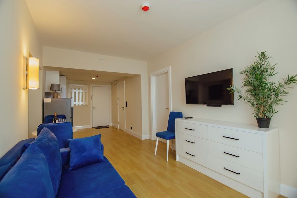 Dream Home Apart Hotel Family Suite, 1 King Bed with Sofa bed 10