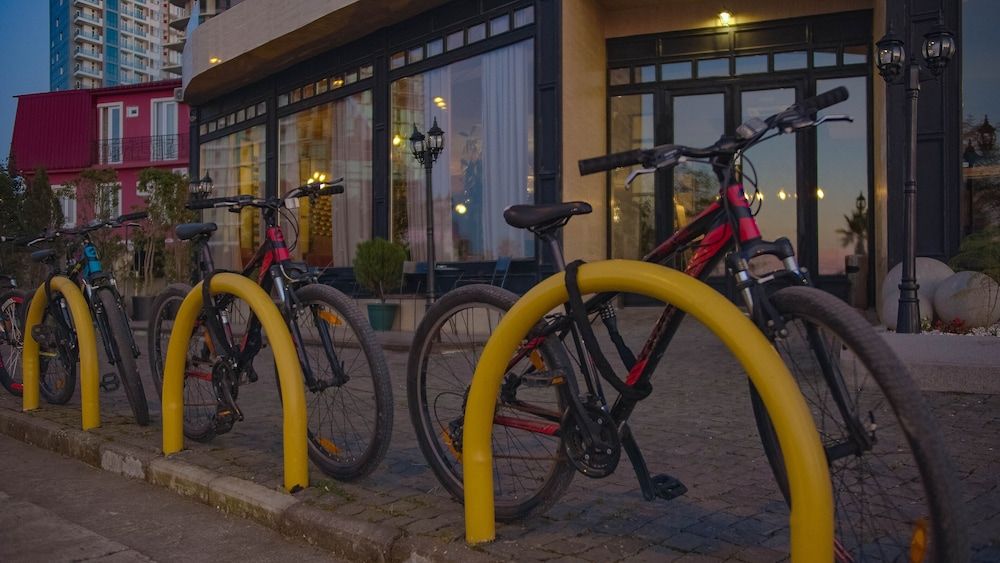 undefined Boulevardside 7