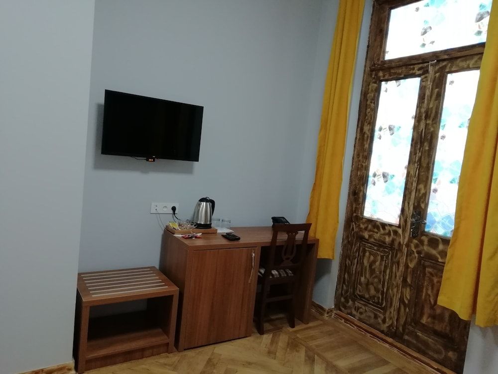 undefined Palm Hotel 5