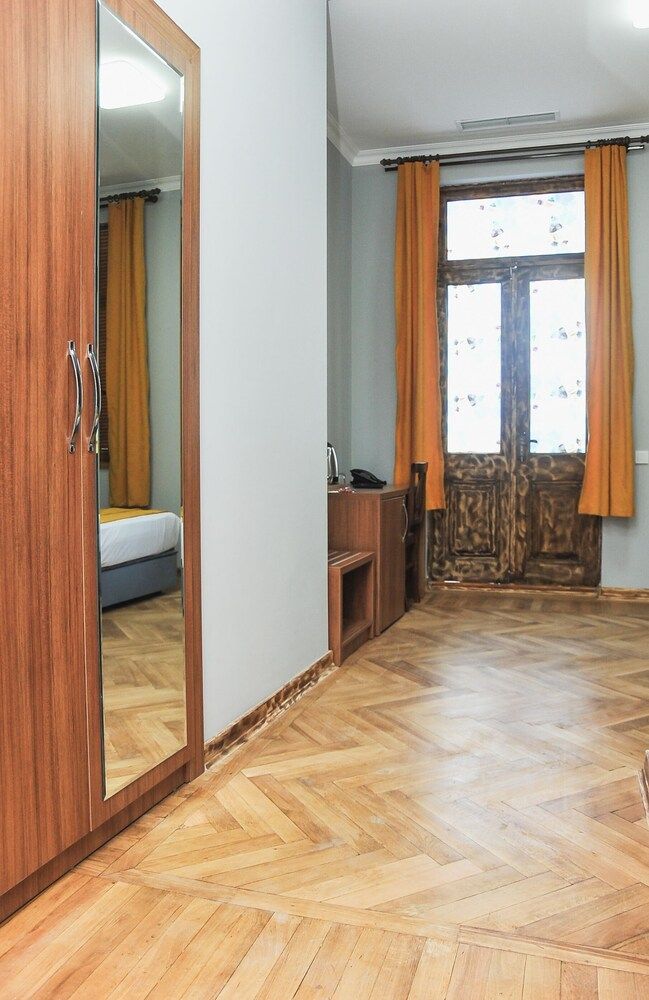 undefined Palm Hotel 7