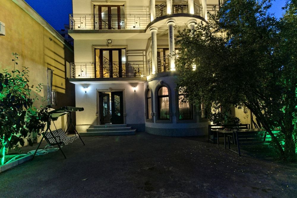 undefined Hotel Villa Victoria 2