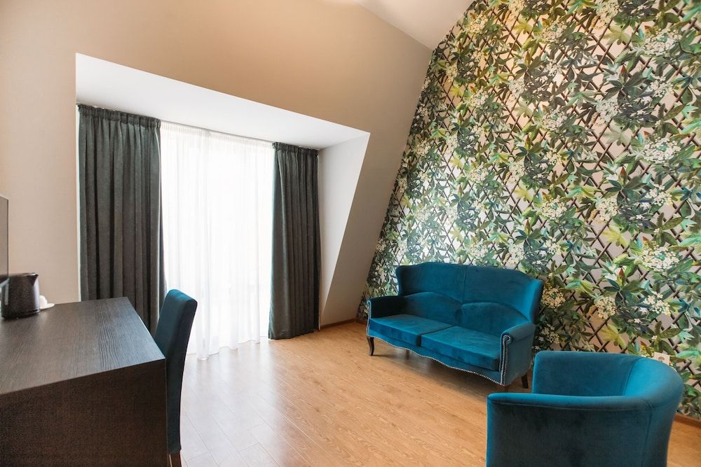 Sephia Hotel Executive Suite, 1 King Bed, Non Smoking 3