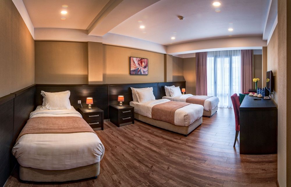 undefined Sephia Hotel 5