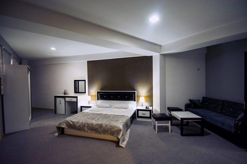 undefined Hotel Batoni 6