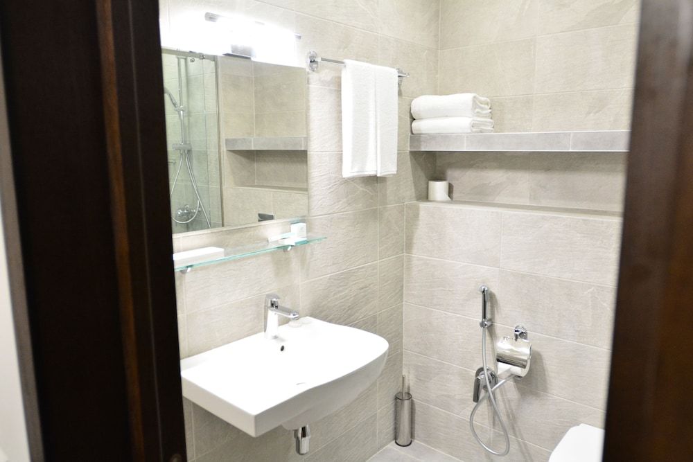 Hotel Garnet Tbilisi Standard Double or Twin Room, City View 6