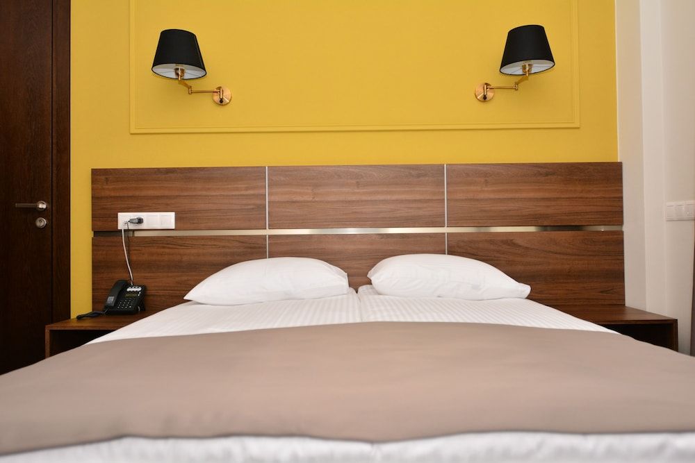 Hotel Garnet Tbilisi Standard Twin Room, Accessible, City View 2