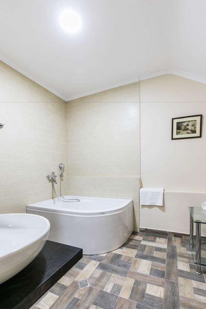 Emigrant Family Room 5