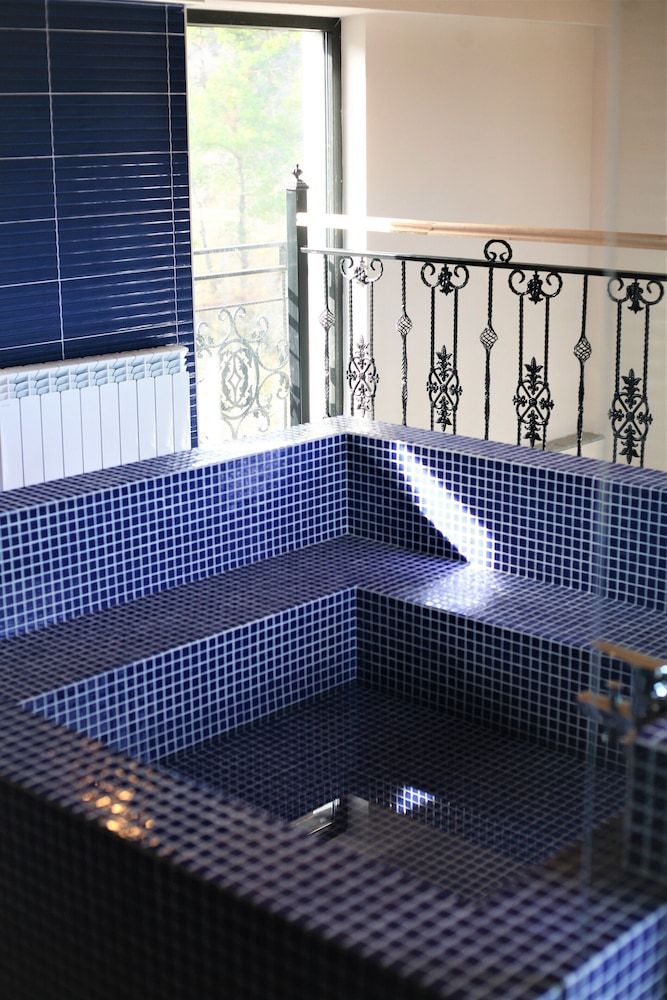 Boutique Hotel Biotel Royal Duplex, 1 King Bed, Hot Tub, City View 4