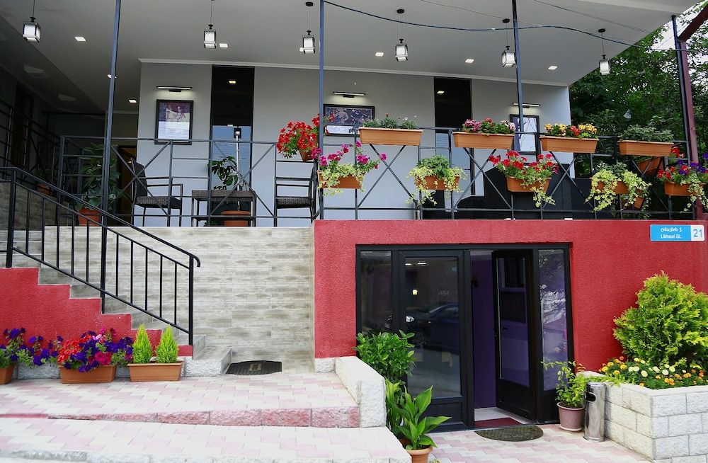 undefined Hotel Guru 4