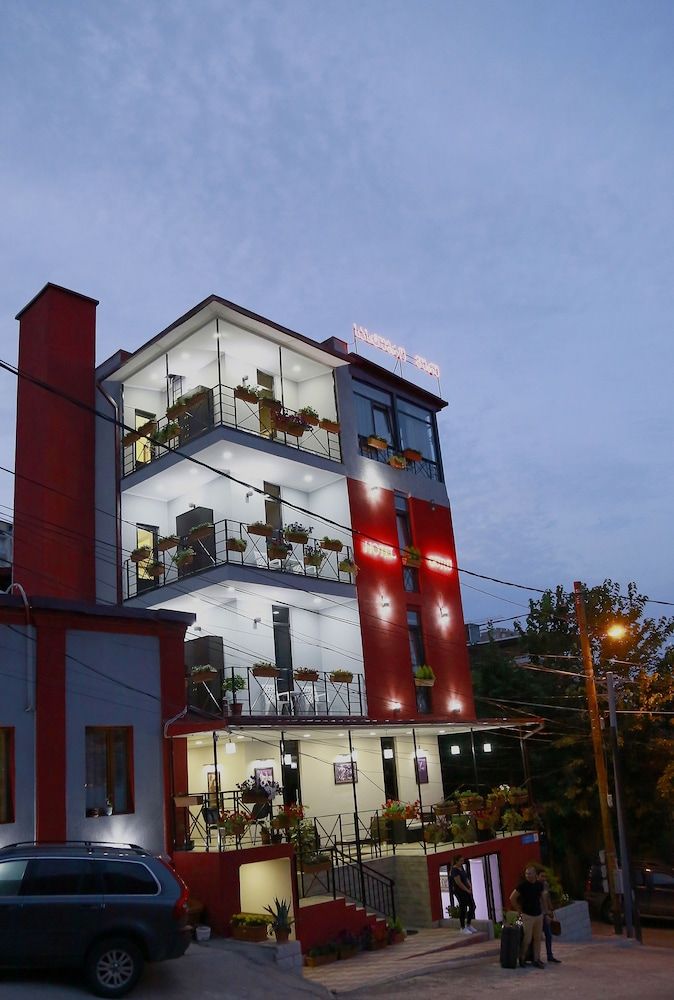 undefined Hotel Guru 6