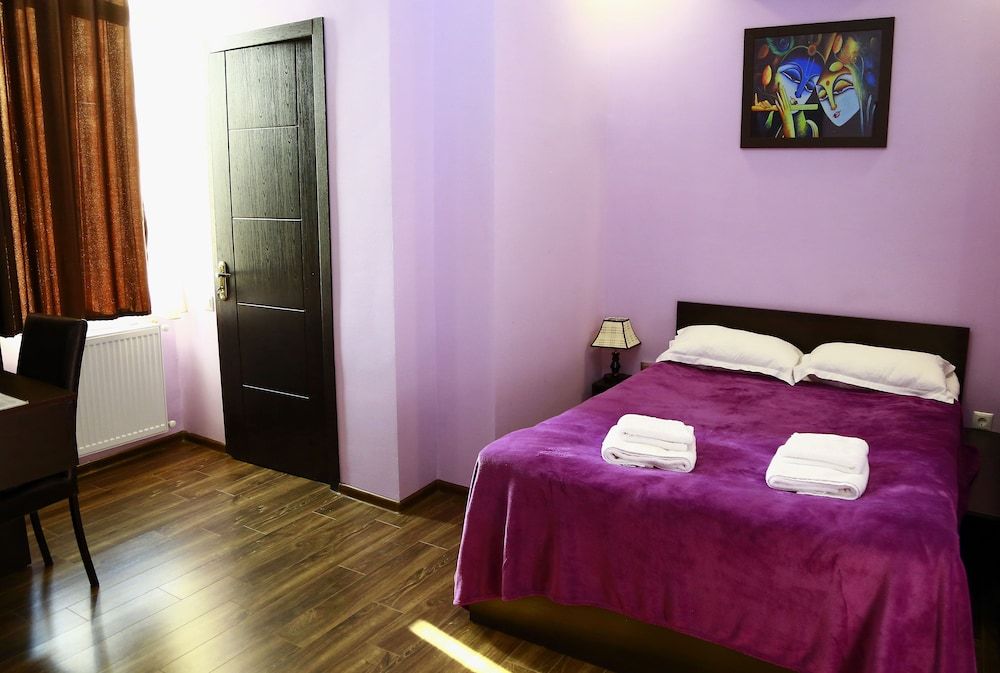 undefined Hotel Guru 10