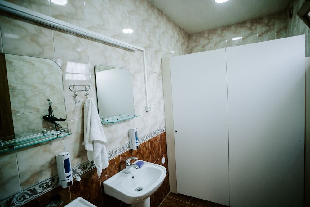 Viking Hostel Shared Dormitory, Mixed Dorm (8 people) 9