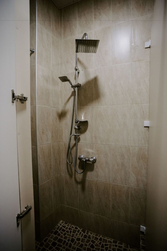 Viking Hostel Shared Dormitory, Mixed Dorm (8 people) 10