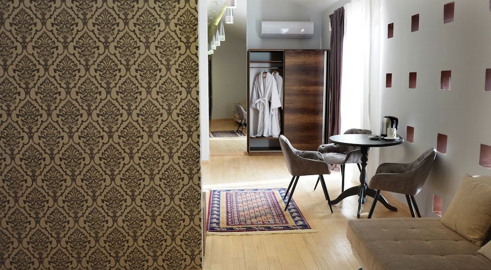 Art Villa Panorama Family Quadruple Room, City View 2