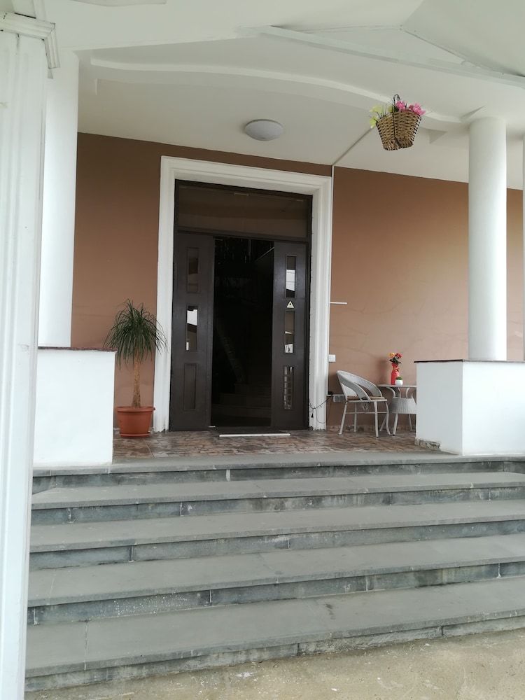 undefined Hotel Salmer