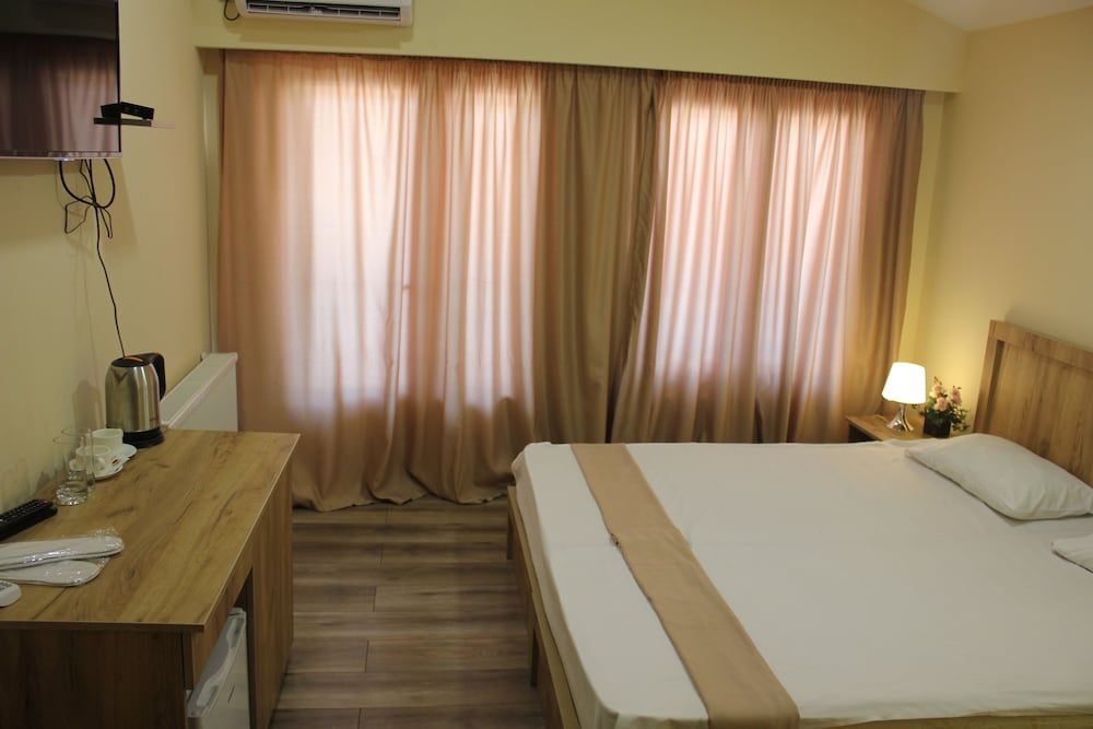 Diamond Georgia Hotel Standard Twin Room, Balcony 3