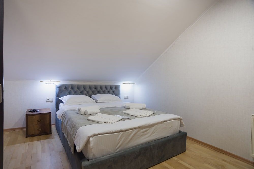 undefined Hotel 9 rooms 10