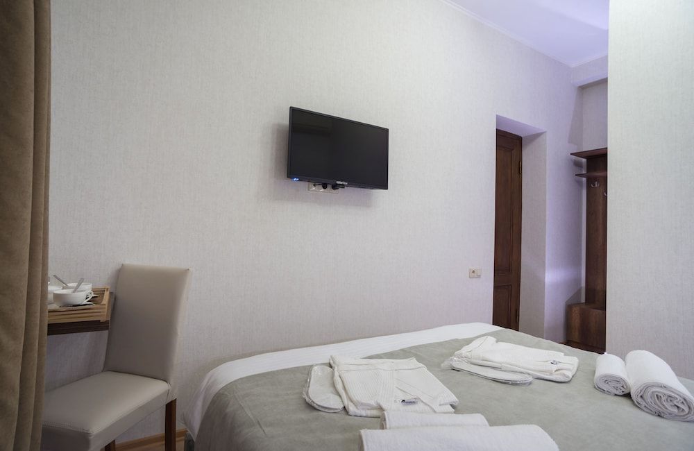 Hotel 9 rooms Economy Double Room 4