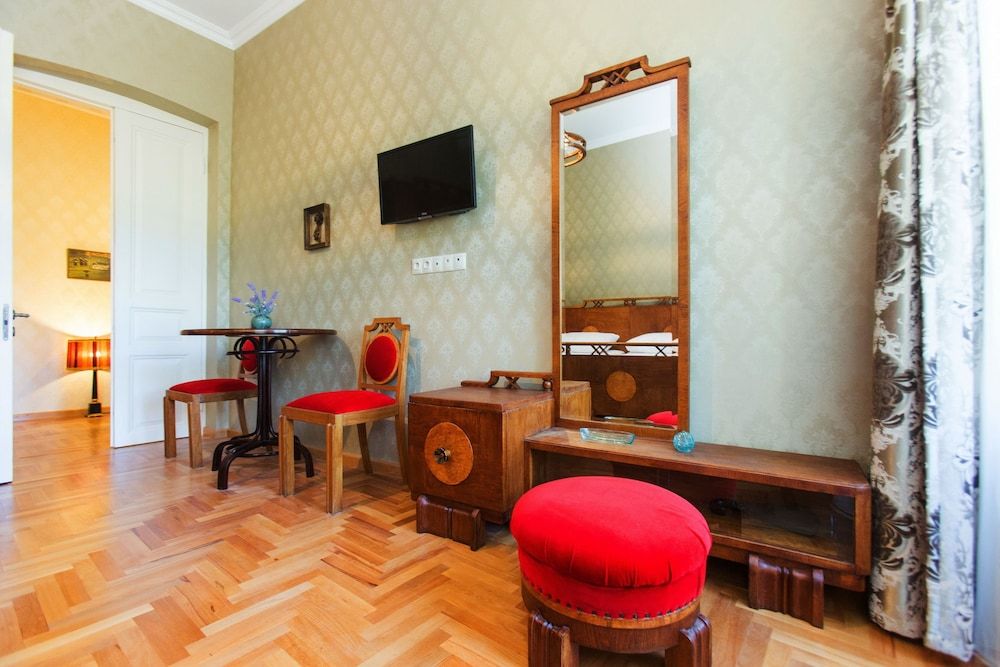 Bloom Boutique Hotel Deluxe Double Room 3