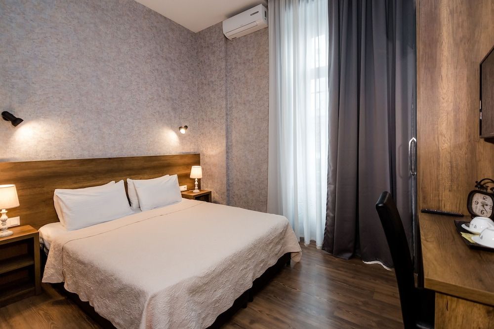 undefined Hotel Angel 4