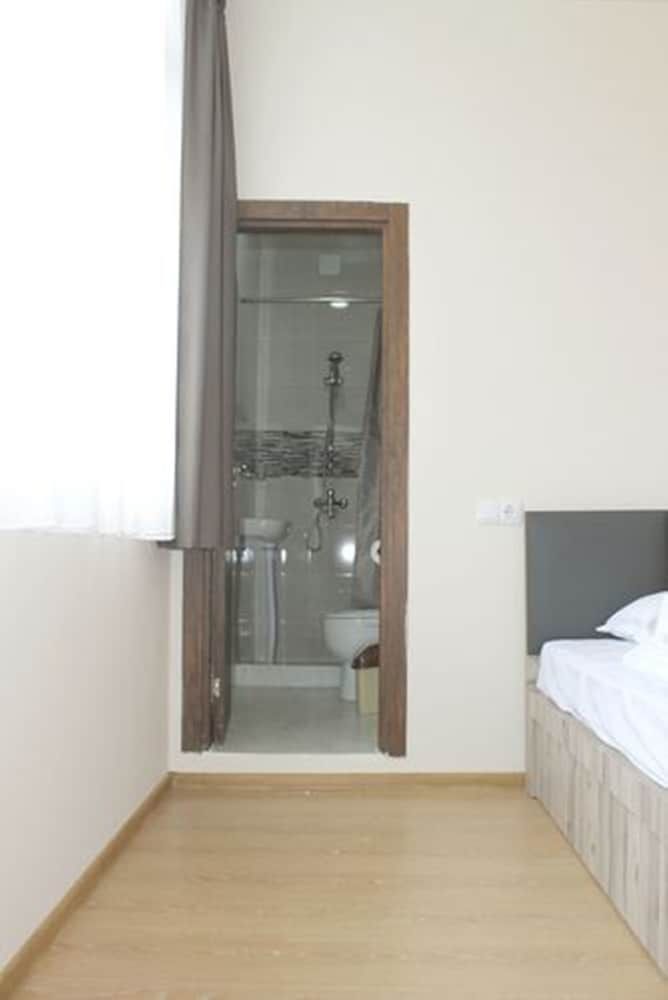 undefined Hotel Tiflis Garden 9