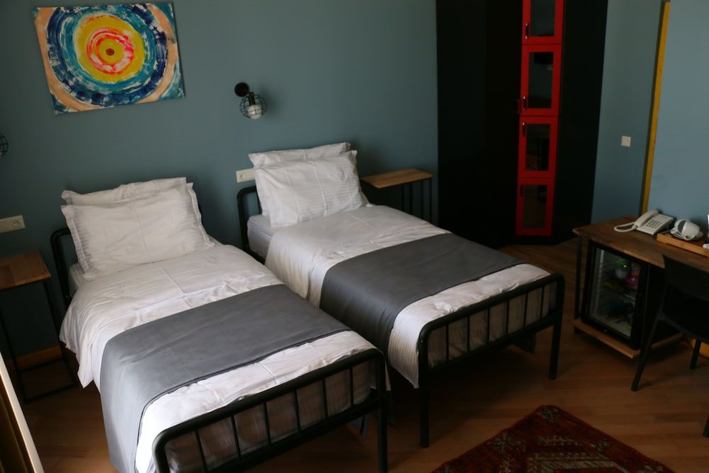 Boutique Hotel27 Plus Superior Twin Room, Balcony, City View 2