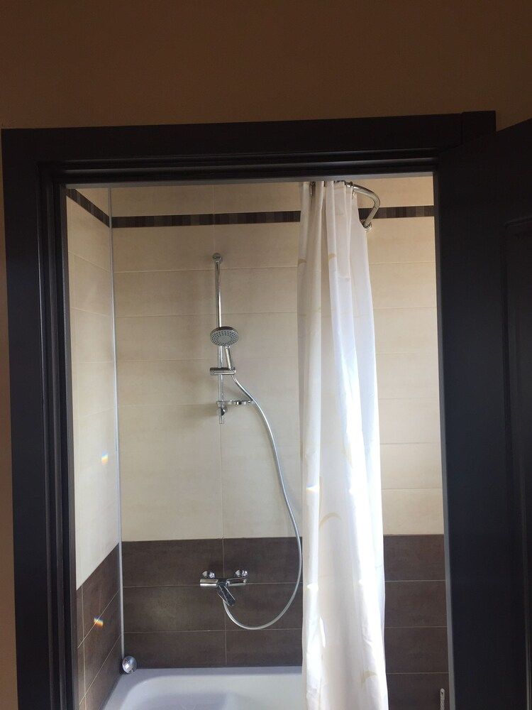 Hotel Funduki Family Room, Private Bathroom 15