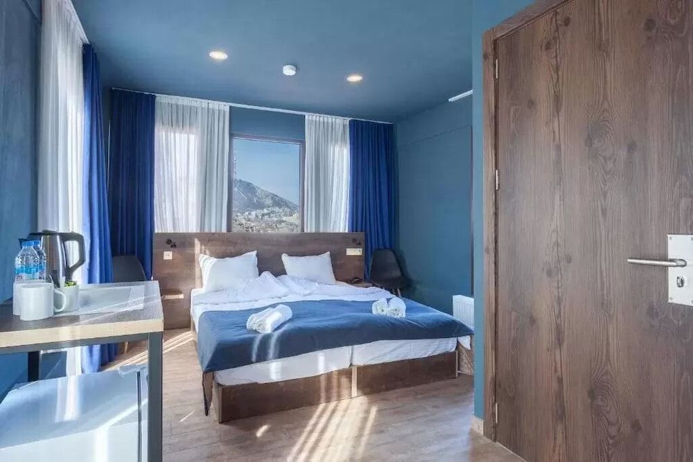 undefined Tabori Terrace 4