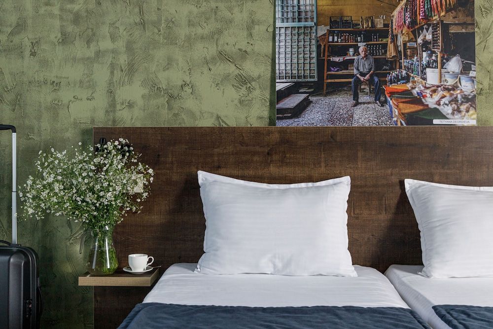 undefined Tabori Terrace 8