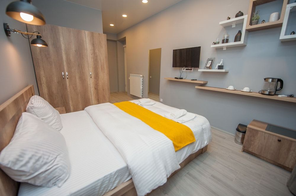 Easy Hotel Double Room 5