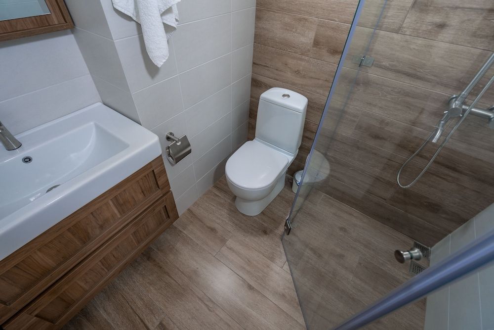 Easy Hotel Double Room, Garden View 10