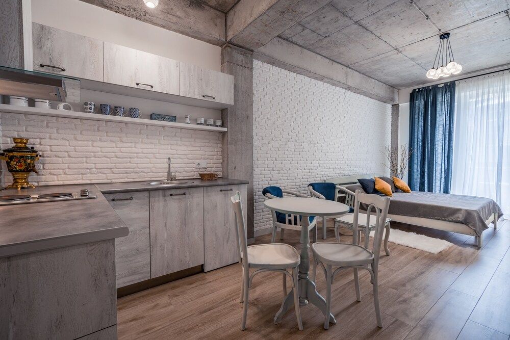 Easy Hotel Double Room, Garden View 7