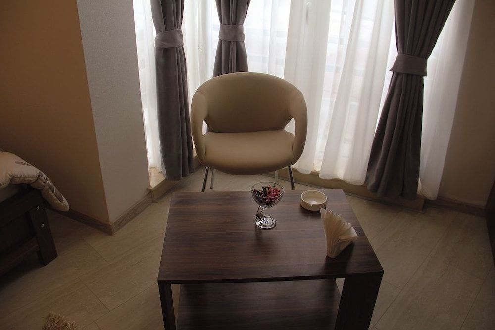 Moonlight Hotel Standard Twin Room, 2 Twin Beds 5