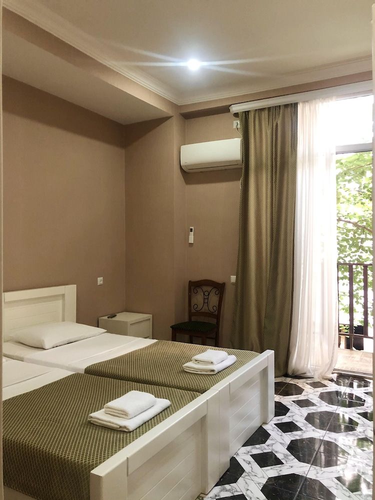 Elite Lux Hotel Classic Suite, 2 Twin Beds, Non Smoking 4