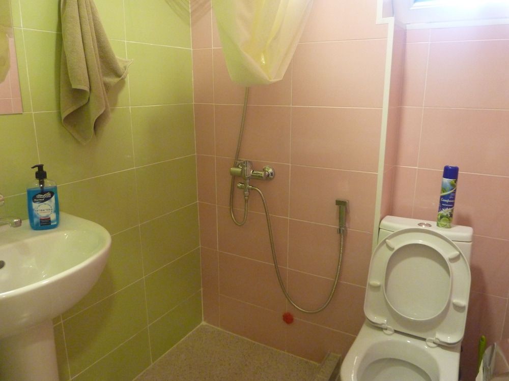 Galo - Hostel Family Quadruple Room, Multiple Beds, Non Smoking, Courtyard View 5