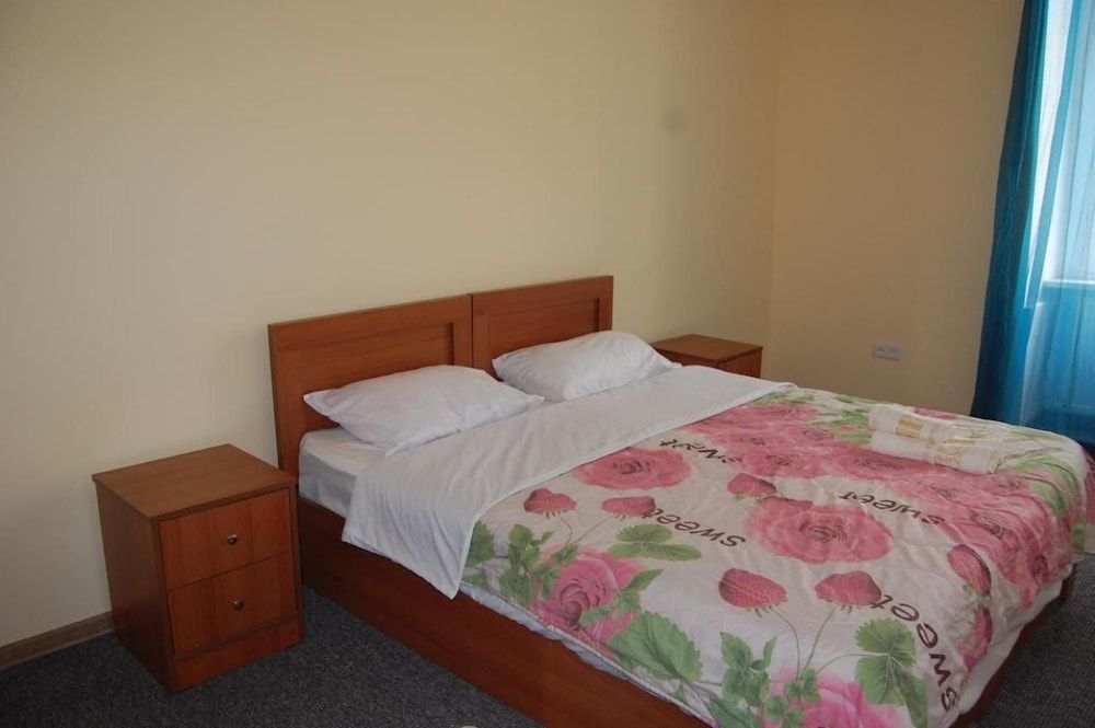 undefined Avenue18 2