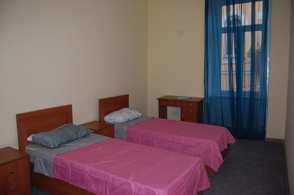 undefined Avenue18 5