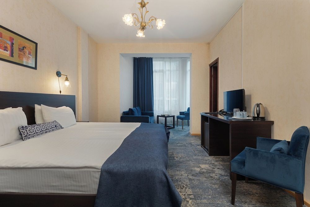 Hotel Bella Casa Grand Double or Twin Room 8