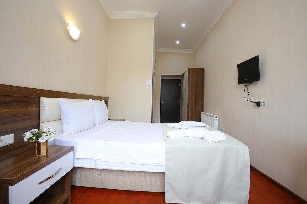 undefined Aristocrat 10