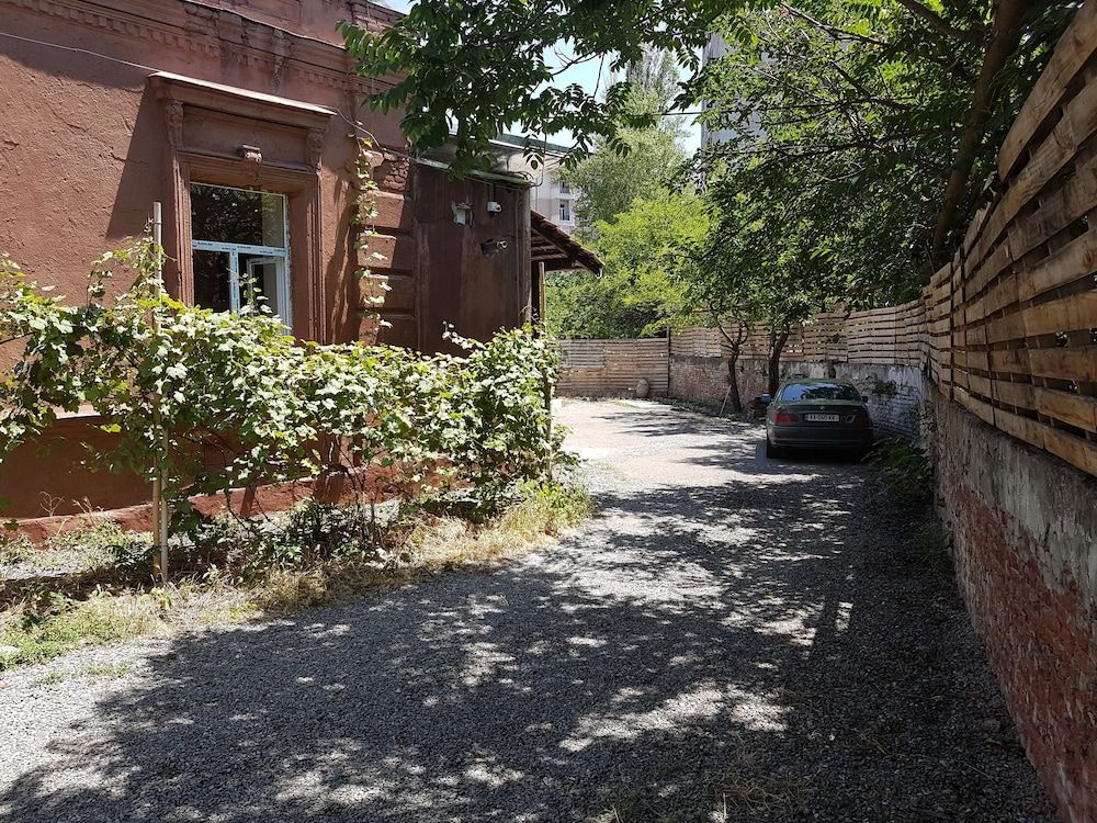 undefined Tbilisi Yard Hostel 5