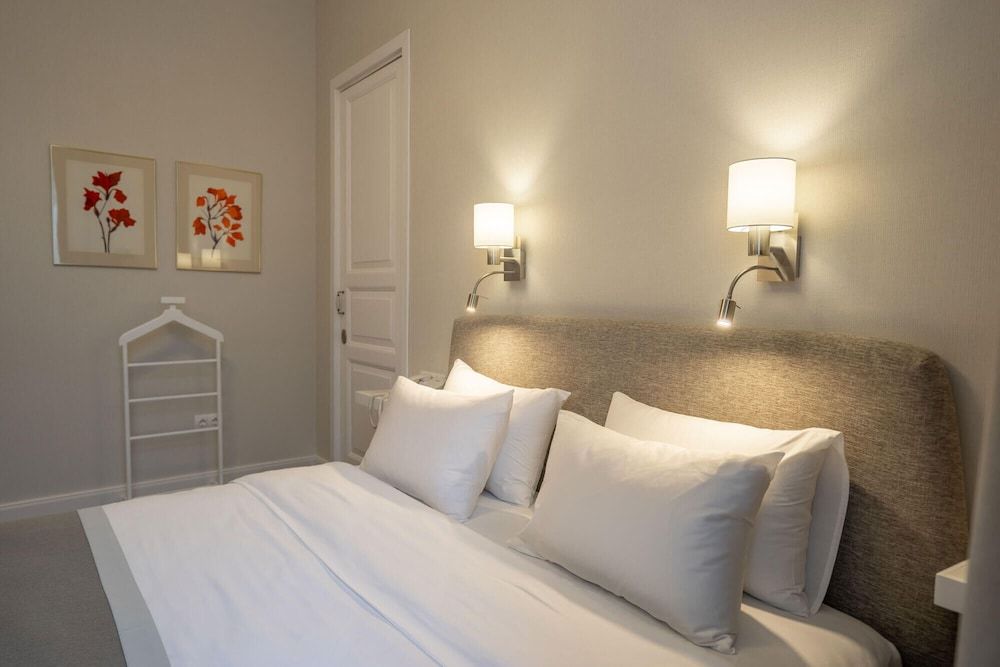 Tiflis Opera Aparthotel Royal Apartment, 1 King Bed with Sofa bed, City View