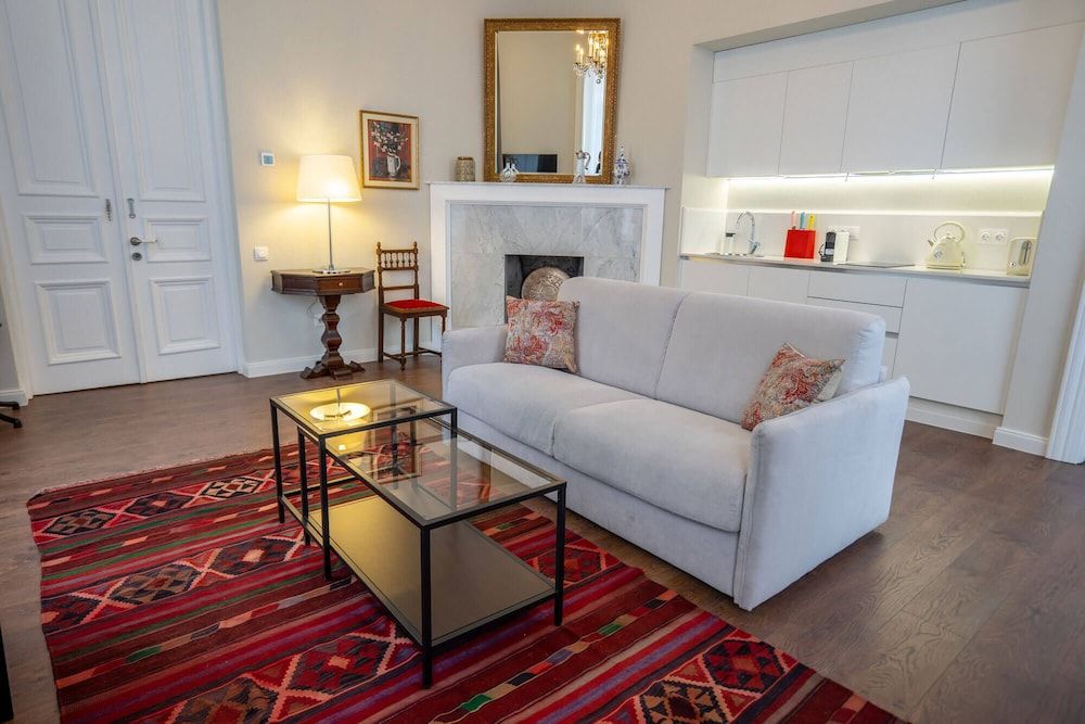 Tiflis Opera Aparthotel Royal Apartment, 1 King Bed with Sofa bed, City View 20