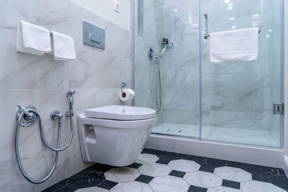 Tiflis Opera Aparthotel Royal Apartment, 1 King Bed with Sofa bed, City View 8