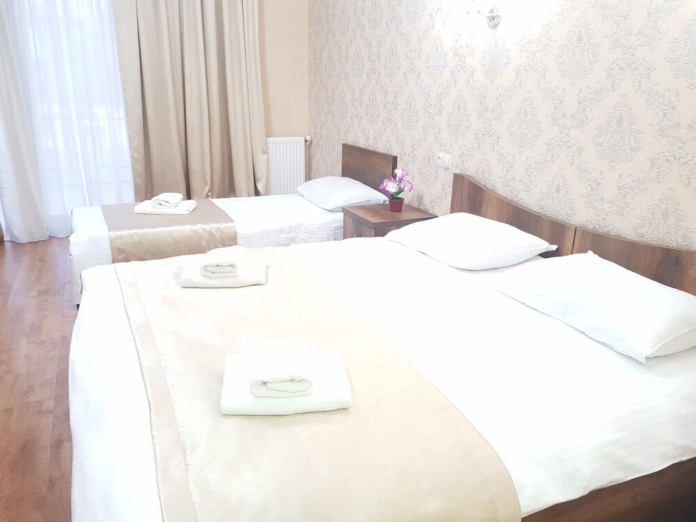 Gold Line Hotel Standard Triple Room, Balcony 2