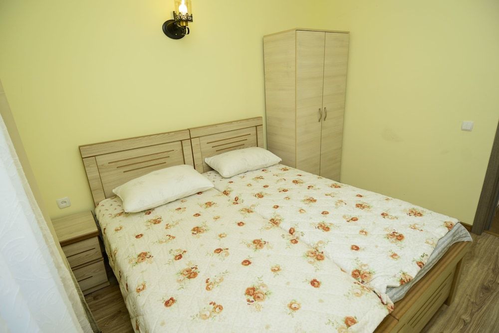 undefined Hotel Click 6