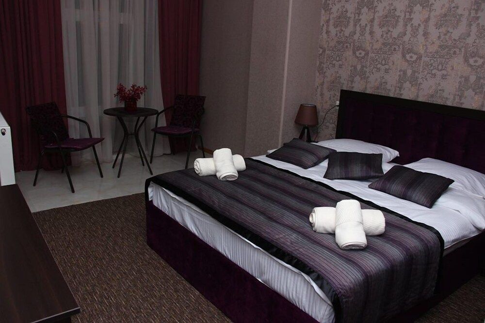 Hotel Makona Family Room 4