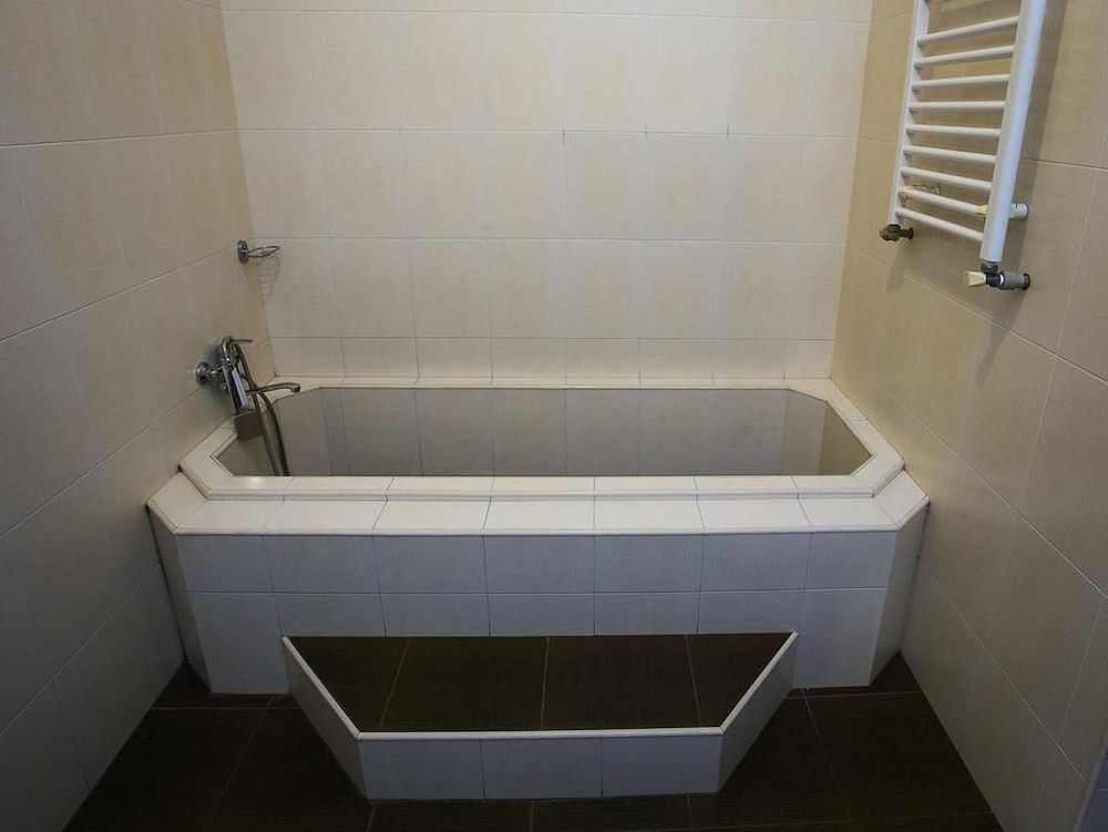 Silk Road Hotel Family Room, 2 Bedrooms 5