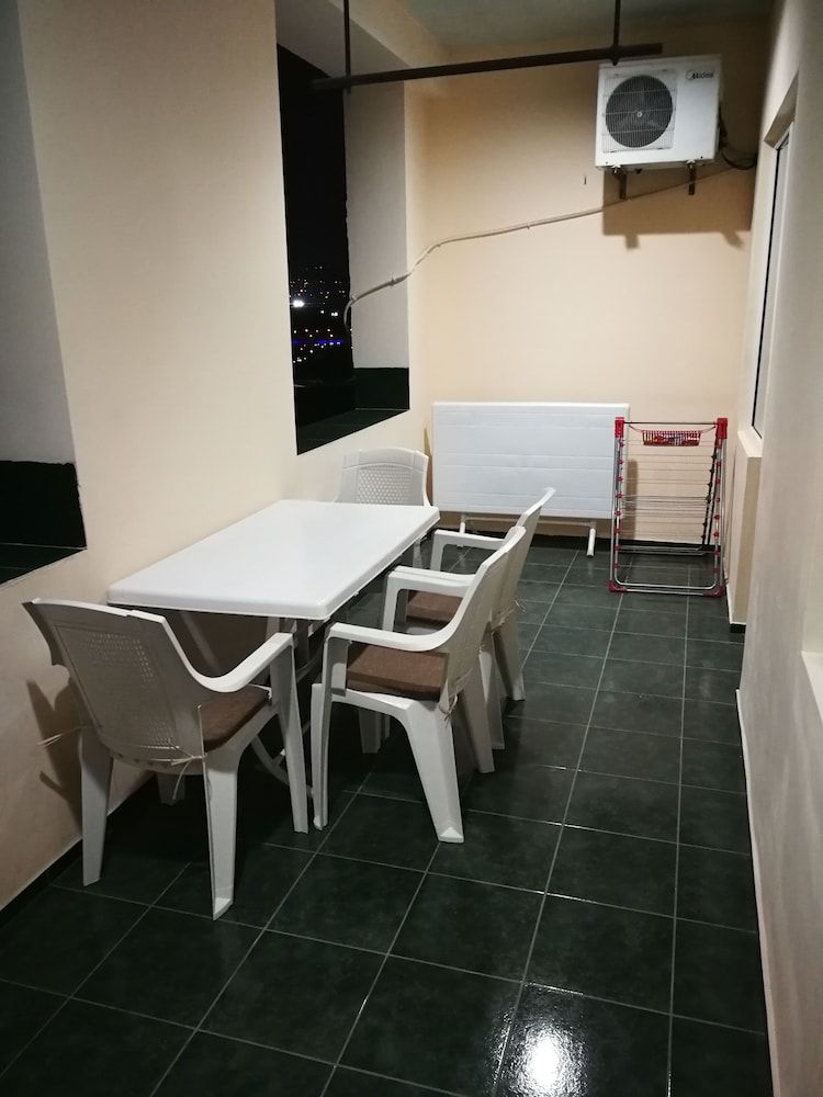 undefined Shartava Platz 3