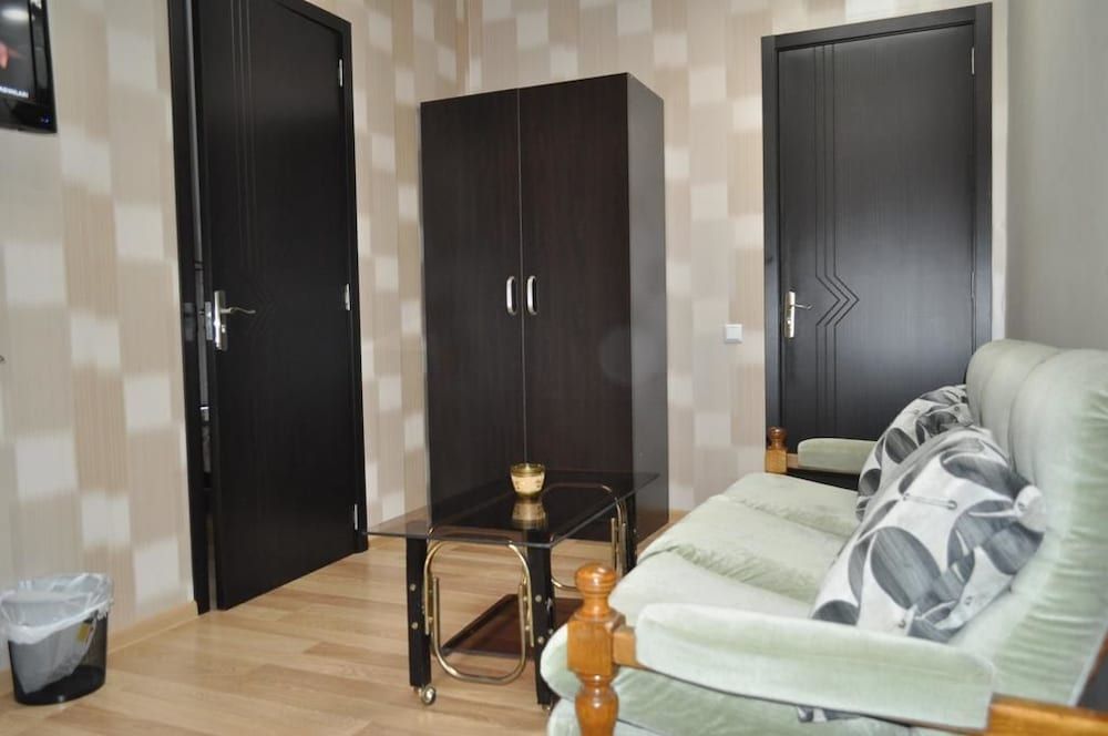 undefined Hotel Your Comfort 5