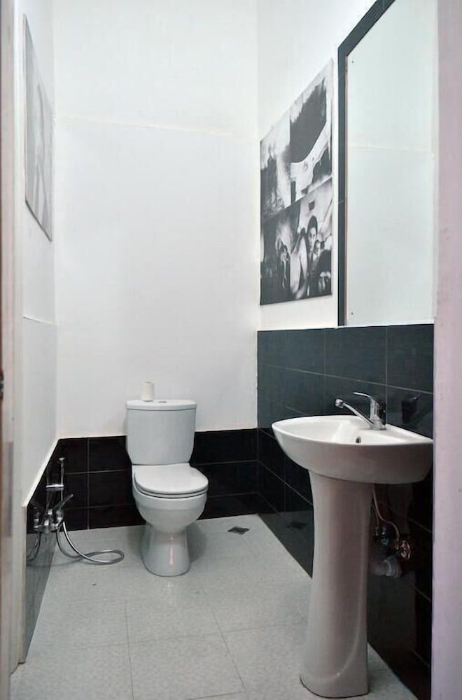 Griboedov Hostel & Suites Quadruple Room, Private Bathroom 4